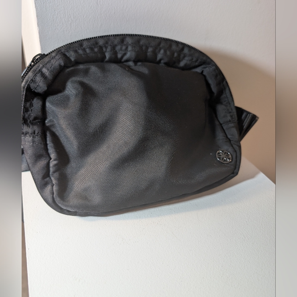 GIAM Black Belt/Crossbody Bag